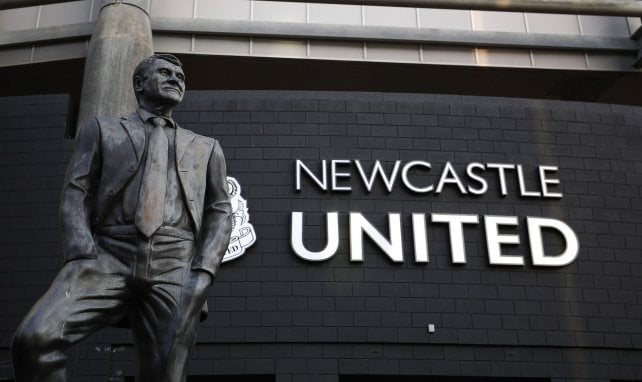 Les10 légendes incontournables de l'histoire de Newcastle United - plare. découvrez les légendes de newcastle, plongez dans l'histoire bâtie par des joueurs emblématiques qui ont marqué le club et la ville. revivez leurs exploits et leur impact sur le football britannique.