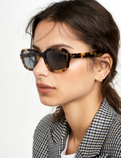 Les 10marques de lunettes de soleil incontournables pour 2025 - plare. découvrez les tendances des marques de lunettes pour 2025. explorez les styles innovants, les technologies avancées et les designs incontournables qui transformeront votre look et amélioreront votre vision. ne manquez pas les créations des marques les plus en vue cette année!