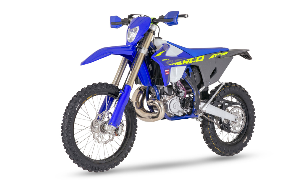 les marques de pneus moto incontournables à découvrir en 2025 - plare. découvrez les meilleures marques de pneus moto pour 2025. comparez les performances, la durabilité et l'adhérence des pneus pour rouler en toute sécurité et maximiser votre expérience de conduite.
