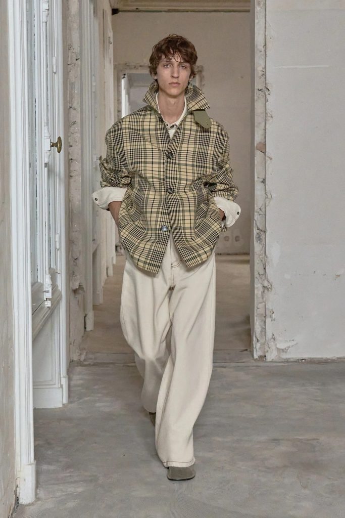 découvrez les tendances incontournables des marques de vêtements pour hommes en 2025. explorez notre sélection des nouveautés et des must-have pour un style moderne et raffiné.
