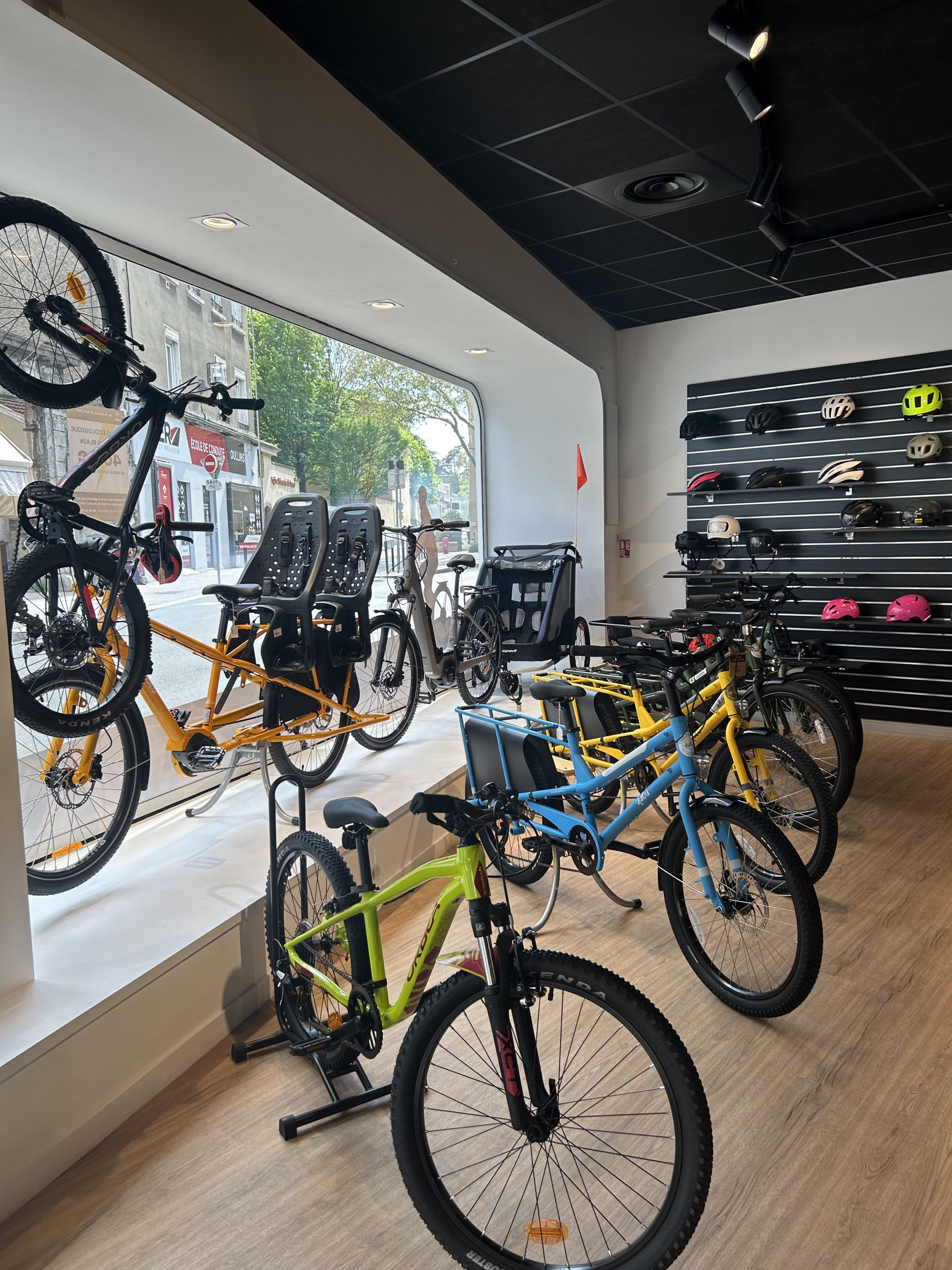Les 10 meilleures boutiques de vélos en ligne - plare. découvrez notre sélection des meilleures boutiques de vélos, où qualité, expertise et passion se rencontrent. que vous soyez débutant ou cycliste aguerri, trouvez le vélo idéal et profitez de conseils personnalisés pour vos aventures à deux roues.