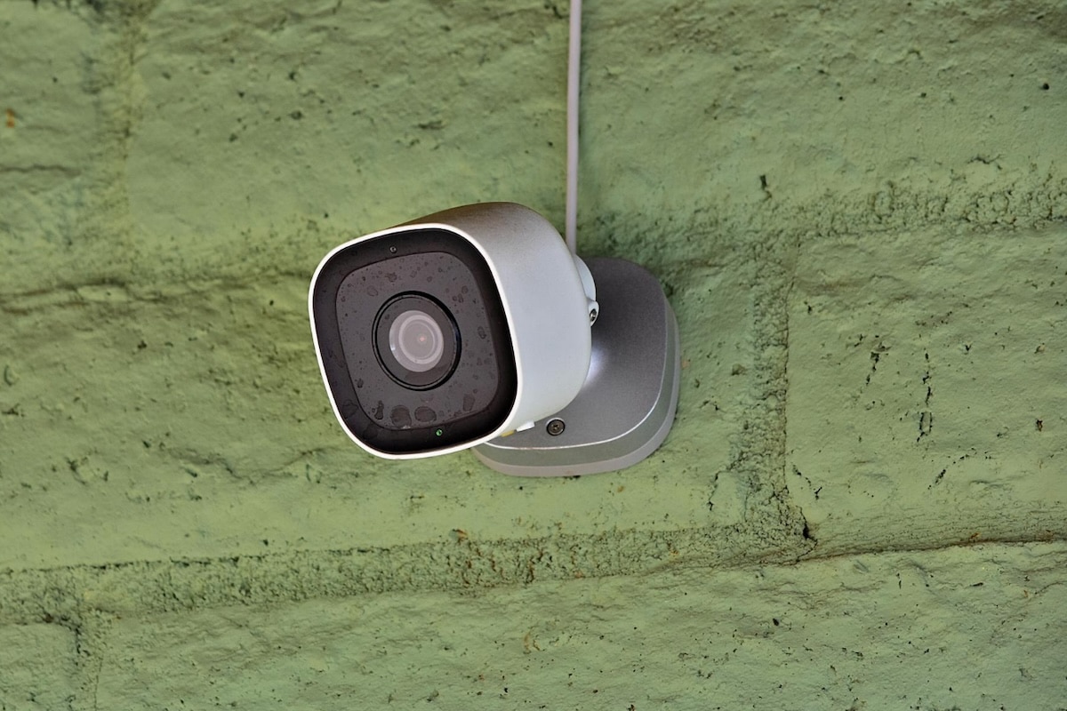 Les 10 meilleures caméras de surveillance extérieure à découvrir en 2025 - plare. découvrez notre sélection des meilleures caméras de surveillance pour 2025. protégez votre maison ou votre entreprise avec des modèles innovants et performants, alliant technologie de pointe et facilité d'utilisation. ne laissez rien au hasard et assurez votre sécurité avec les meilleures options du marché.