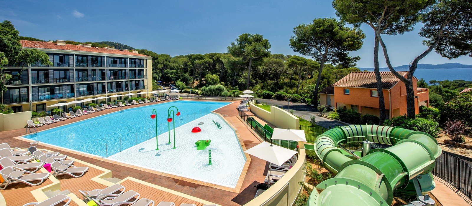 Les 10 meilleurs clubs et villages de vacances en France - plare. découvrez notre sélection des meilleurs clubs de vacances en france, offrant des services de qualité, des activités variées et un cadre idyllique pour des séjours inoubliables en famille ou entre amis.