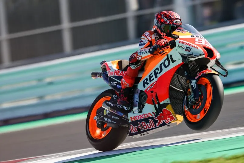 découvrez les meilleurs pilotes de motogp, leur palmarès, leurs performances sur la piste et leurs rivalités légendaires. plongez dans l'univers fascinant de la vitesse et de l'adrénaline avec notre sélection des as de la moto.