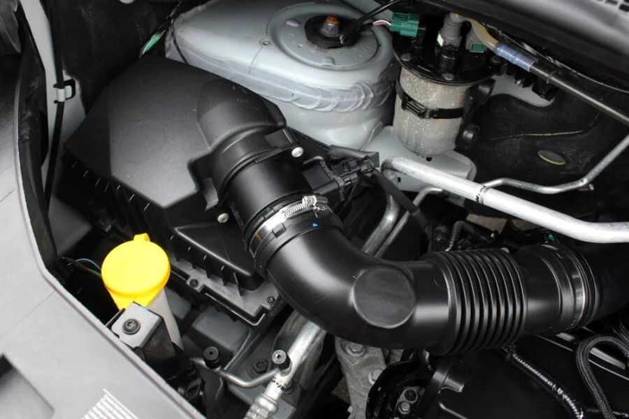 découvrez l'alliance parfaite entre le luxe de mercedes et la performance des moteurs renault. plongez dans un univers où l'ingénierie allemande rencontre l'innovation française, offrant ainsi une expérience de conduite incomparable. explorez notre gamme de modèles équipés de moteurs renault pour allier élégance et puissance sur la route.