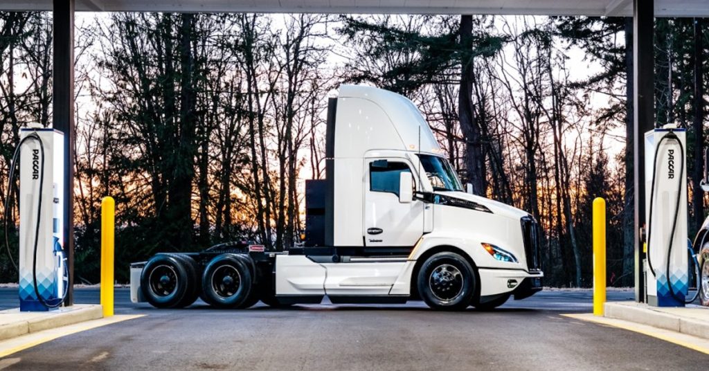 33 % des camions commerciaux prêts pour l’électrification : un tournant vers l’avenir durable