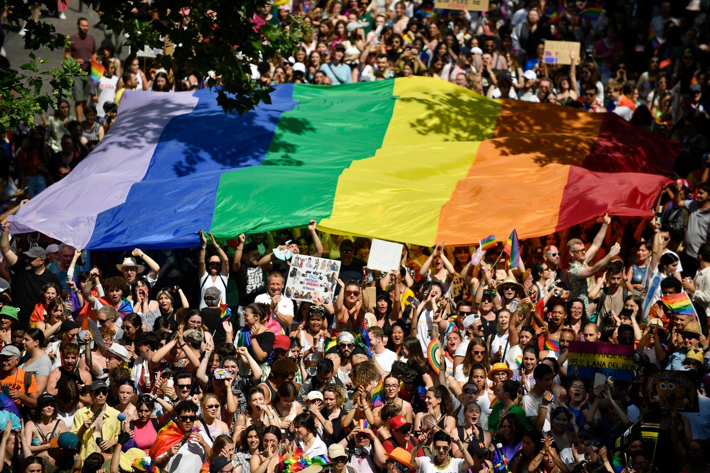Gayfute.com : le site incontournable de rencontres gays et bis en 2025 - plare. découvrez les meilleures opportunités de rencontres gays en 2025 ! que vous soyez à la recherche d'amitiés, d'amour ou de nouvelles expériences, plongez dans un univers vibrant et inclusif. ne manquez pas les événements, plateformes et conseils pour vivre des rencontres authentiques et enrichissantes.