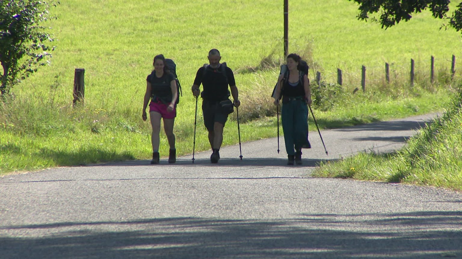 Les risques sur la route de Compostelle : les 10 essentiels à connaître avant de se lancer découvrez les risques associés au chemin de compostelle : conseils pratiques, sécurité des randonneurs et préparation à l'éventualité d'imprévus. équipez-vous pour profiter pleinement de cette expérience spirituelle et naturelle.