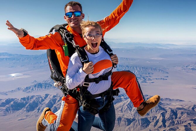 vivez une expérience inoubliable avec le saut en parachute ! admirez des panoramas époustouflants en plongeant de plusieurs milliers de mètres d'altitude. que vous soyez novice ou expert, nos moniteurs qualifiés vous accompagnent pour un moment riche en émotions et en sensations fortes. réservez dès maintenant votre aventure dans les cieux!