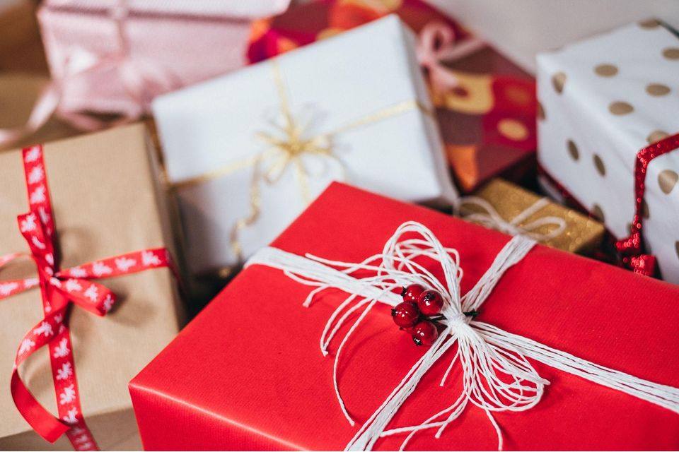 découvrez notre sélection des meilleurs sites cadeaux pour toutes les occasions ! trouvez des idées originales et uniques qui surprendront vos proches. que ce soit pour un anniversaire, un mariage ou toute autre célébration, faites plaisir avec des cadeaux pensés pour tous les goûts.