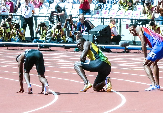 Les 10 sprinteurs les plus emblématiques de l'histoire de l'athlétisme - plare. découvrez les sprinteurs emblématiques qui ont marqué l'histoire de l'athlétisme. plongez dans les récits inspirants et les performances épiques de ces athlètes légendaires qui ont su repousser les limites de la vitesse.