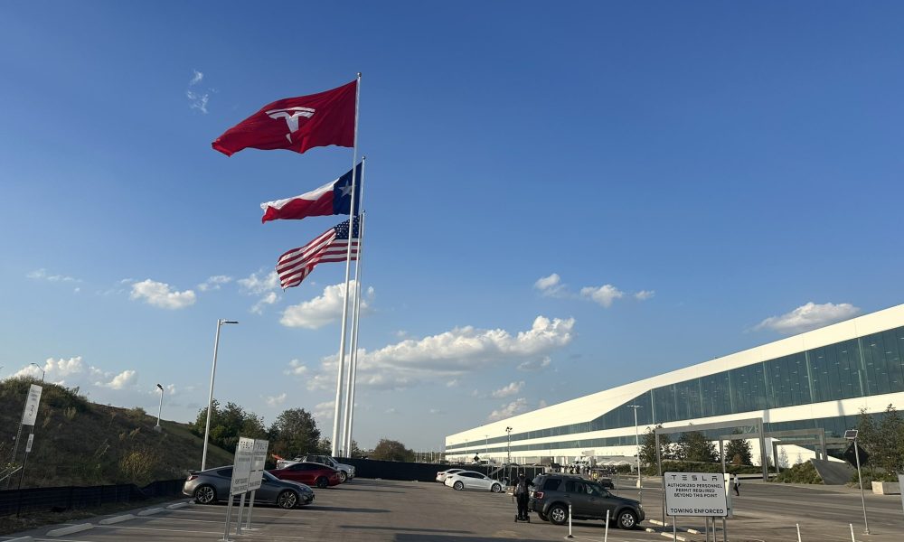 tesla giga texas giga flags - plare.