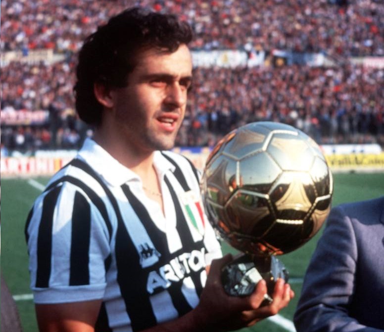 découvrez les tireurs de coups francs les plus emblématiques du football, leurs techniques inoubliables et les moments mémorables qui ont marqué l'histoire du sport. plongez dans l'univers des maîtres du ballon arrêté et revivez les plus beaux buts de la magie du coup franc.
