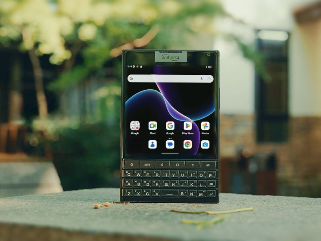 Découvrez le Unihertz Titan 2 : Le Nouveau QWERTY qui Évoque la Légende du BlackBerry Passport !