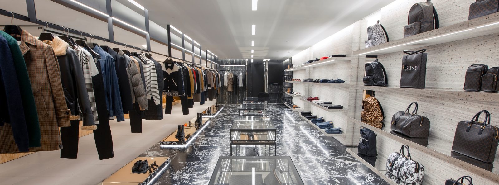 découvrez notre collection de vêtements de luxe 2025, alliant élégance intemporelle et tendances modernes. offrez-vous des pièces uniques qui sublimeront votre style et refléteront votre personnalité.