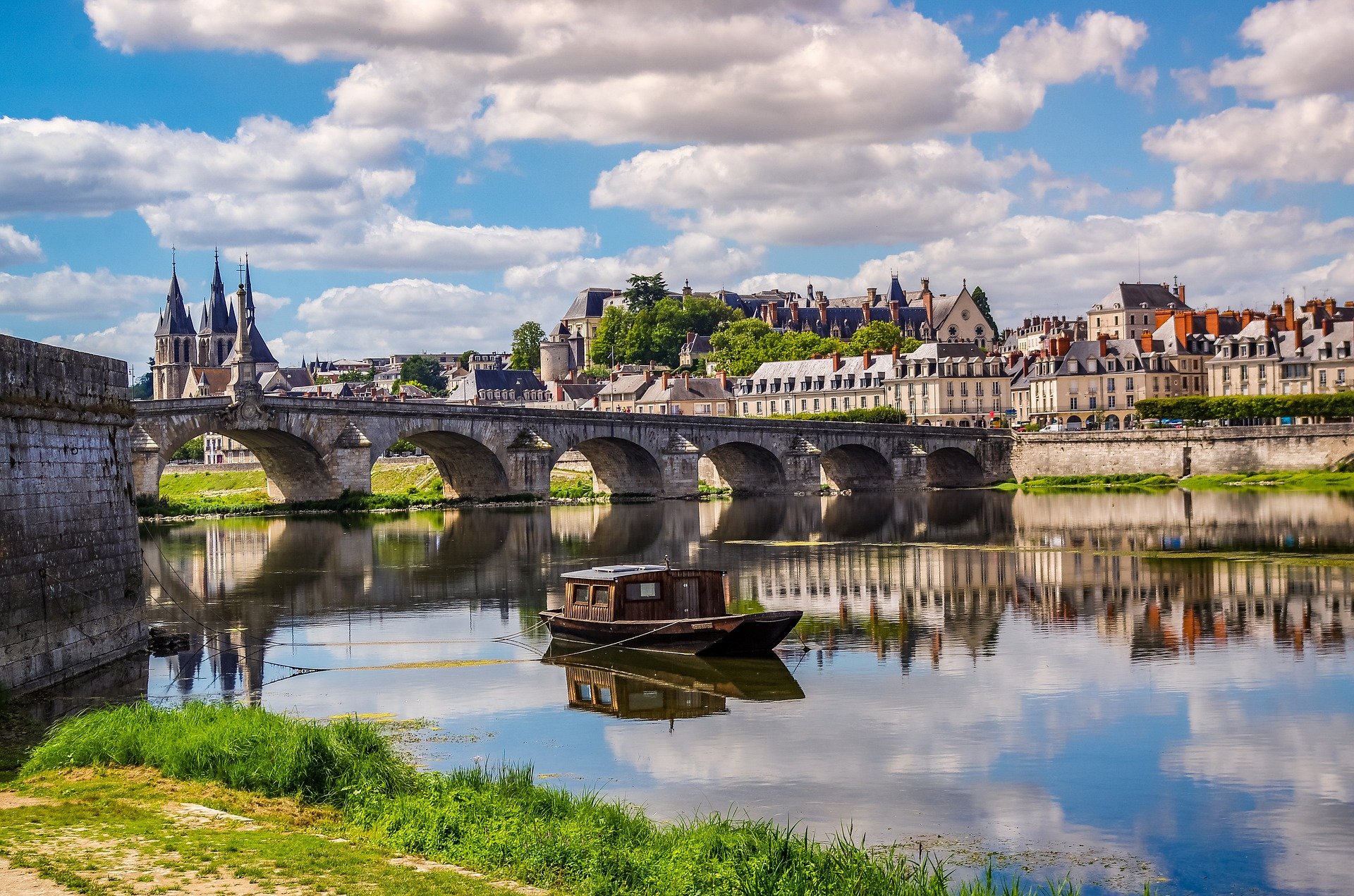 Découvrir Paris le temps d'un week-end : les 10 attractions les plus divertissantes - plare. découvrez paris le temps d'un week-end inoubliable ! explorez ses monuments emblématiques, savourez la délicieuse gastronomie locale et imprégnez-vous de l'atmosphère romantique de la ville lumière. idéale pour une escapade en amoureux ou une aventure entre amis.