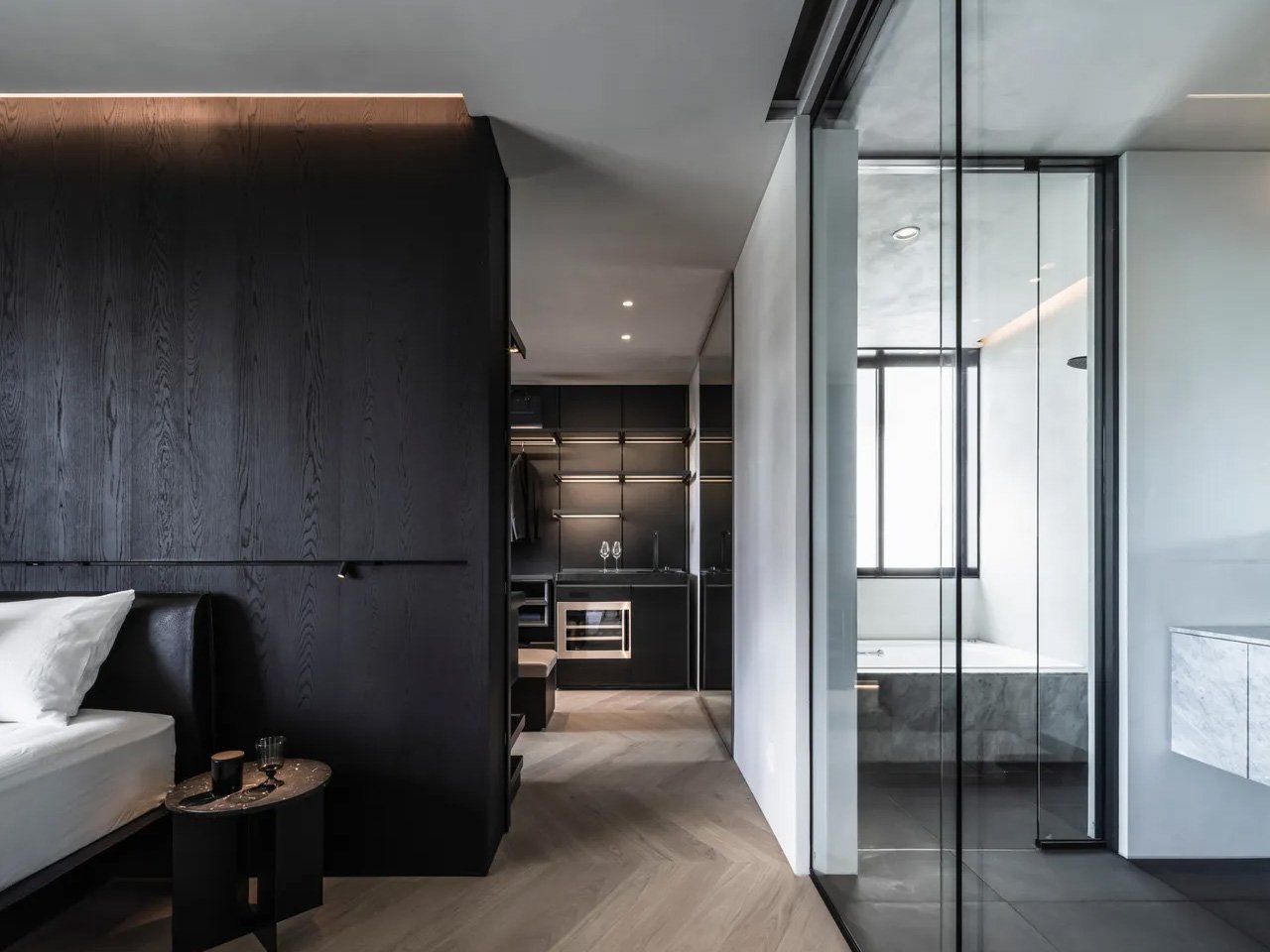 1751406055 635 Aston Martin Reinvente le Luxe Decouvrez un Townhouse Ultra Epure - plare.