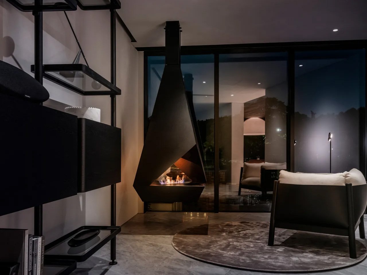 1751406055 652 Aston Martin Reinvente le Luxe Decouvrez un Townhouse Ultra Epure - plare.