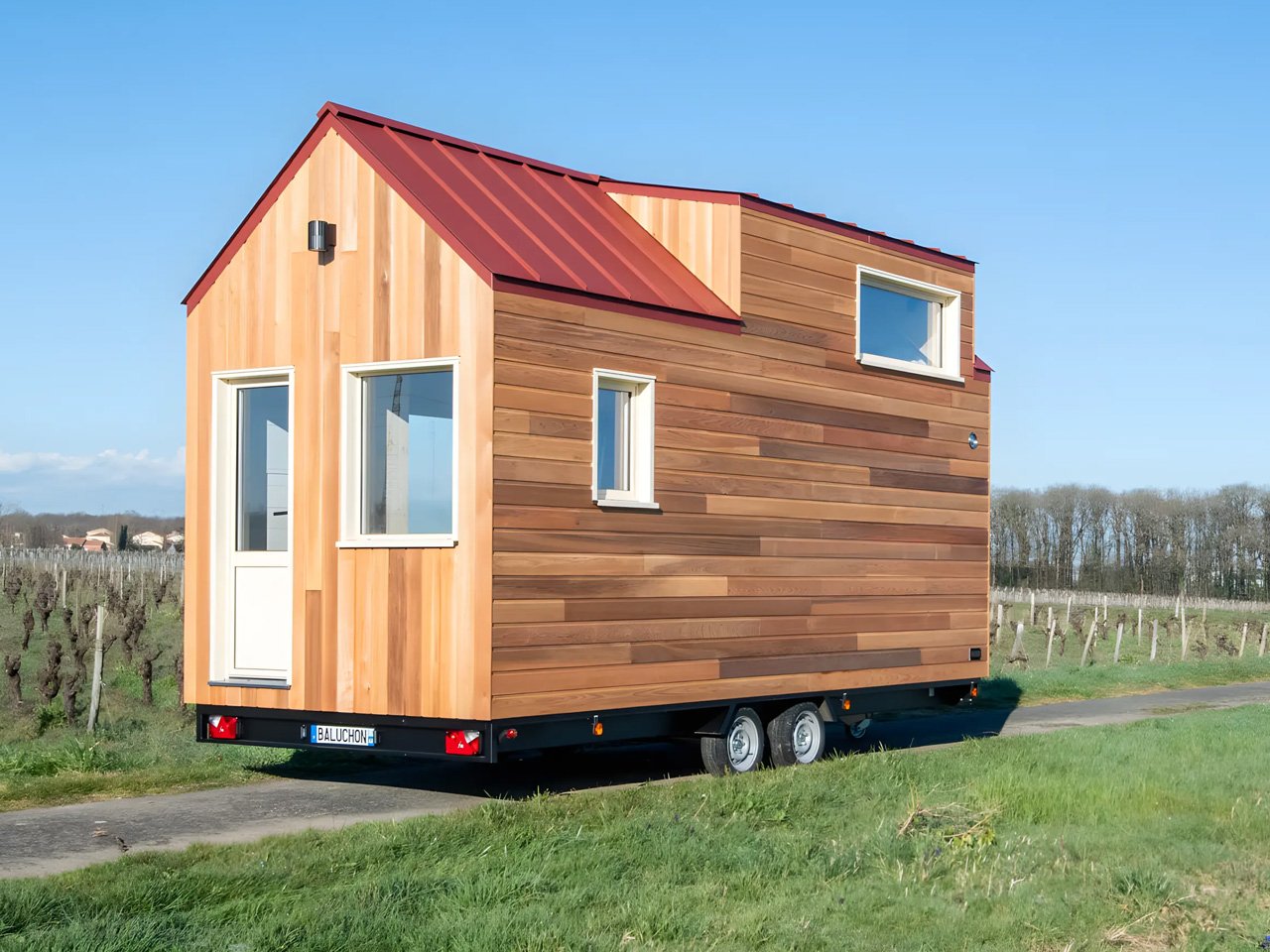 1751587729 16 Decouvrez la Tiny Home Parfaite LIdeal Bureau a Domicile - plare.