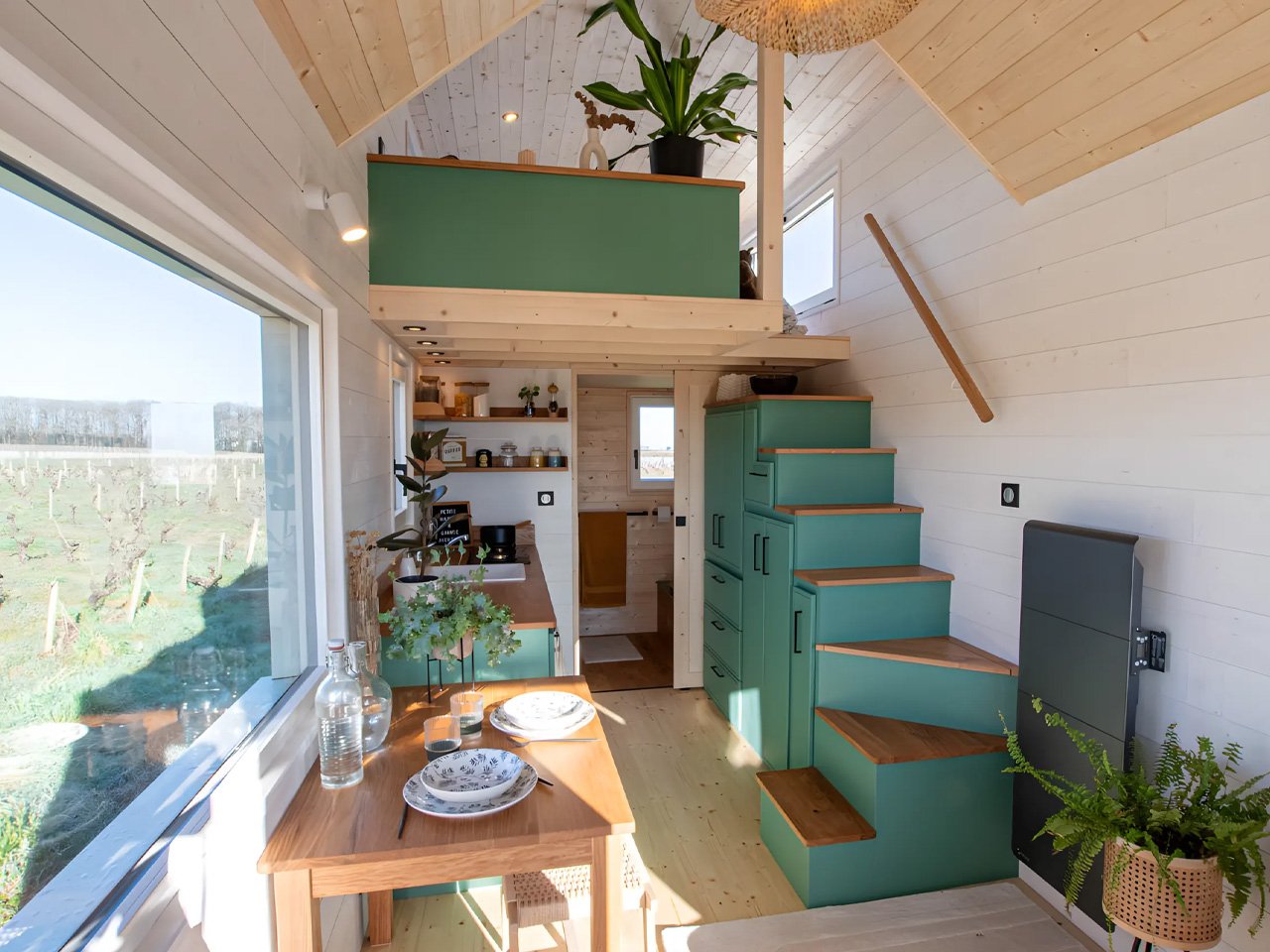 1751587729 249 Decouvrez la Tiny Home Parfaite LIdeal Bureau a Domicile - plare.