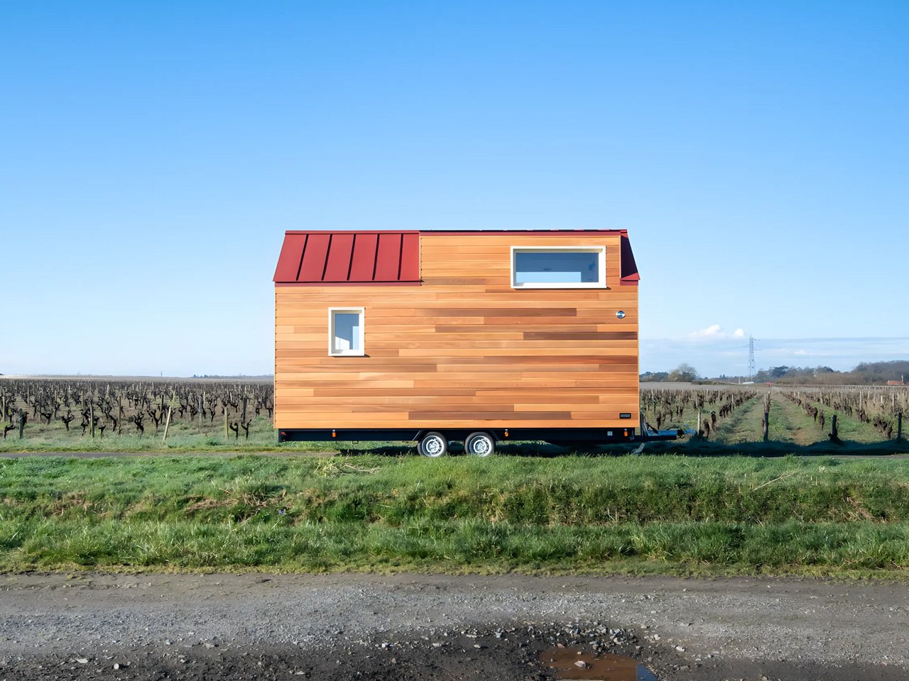 1751587729 92 Decouvrez la Tiny Home Parfaite LIdeal Bureau a Domicile - plare.