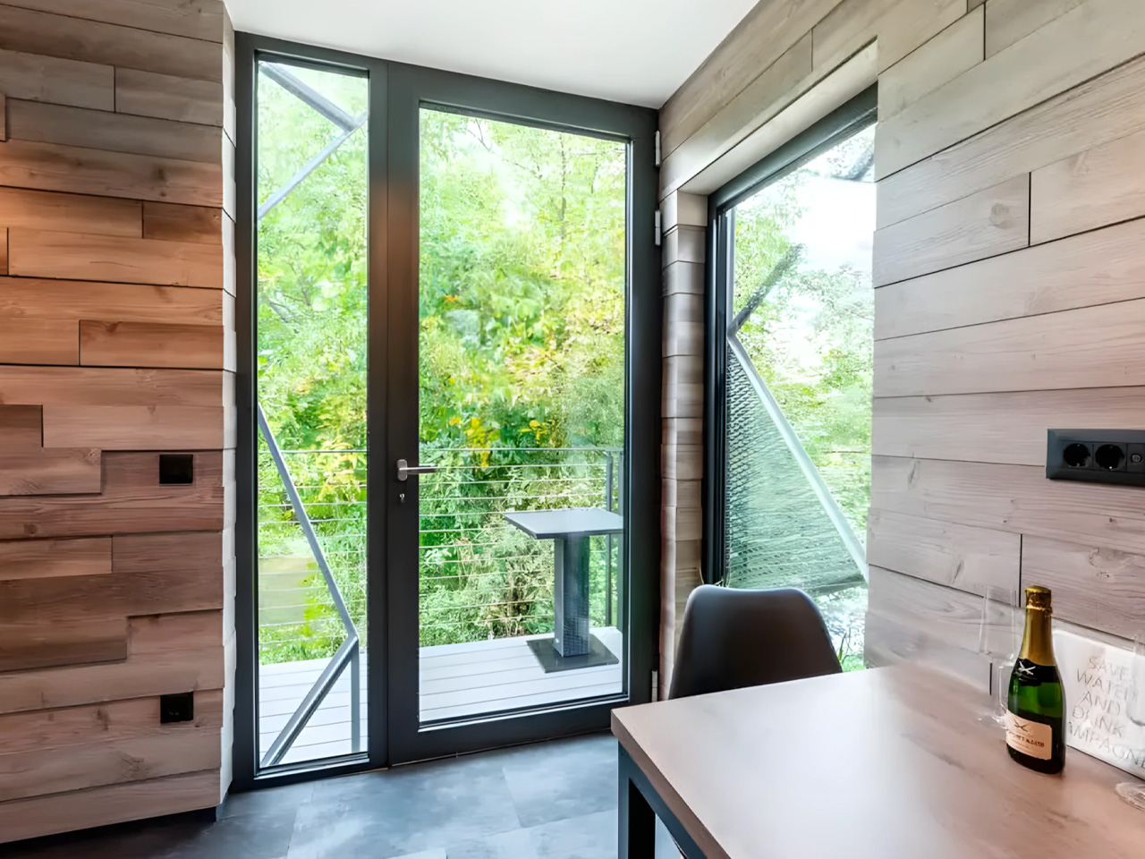 1751844789 612 Decouvrez le DQ Tower La Revolution des Tiny Homes - plare.