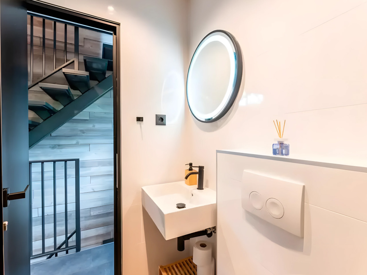 1751844791 401 Decouvrez le DQ Tower La Revolution des Tiny Homes - plare.