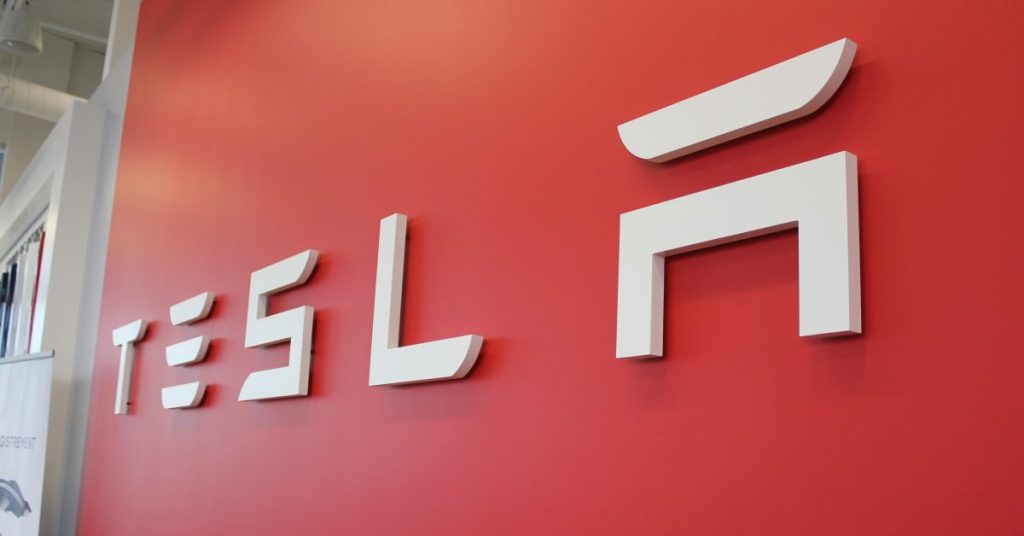 Tesla reporte sa réunion annuelle des actionnaires en novembre : les raisons derrière ce choix stratégique.