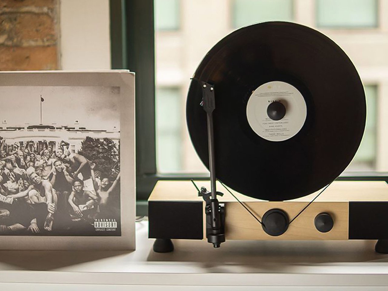 1752236268 384 Top 5 Turntables Guaranteed to Elevate Your Vinyl Experience The - plare.