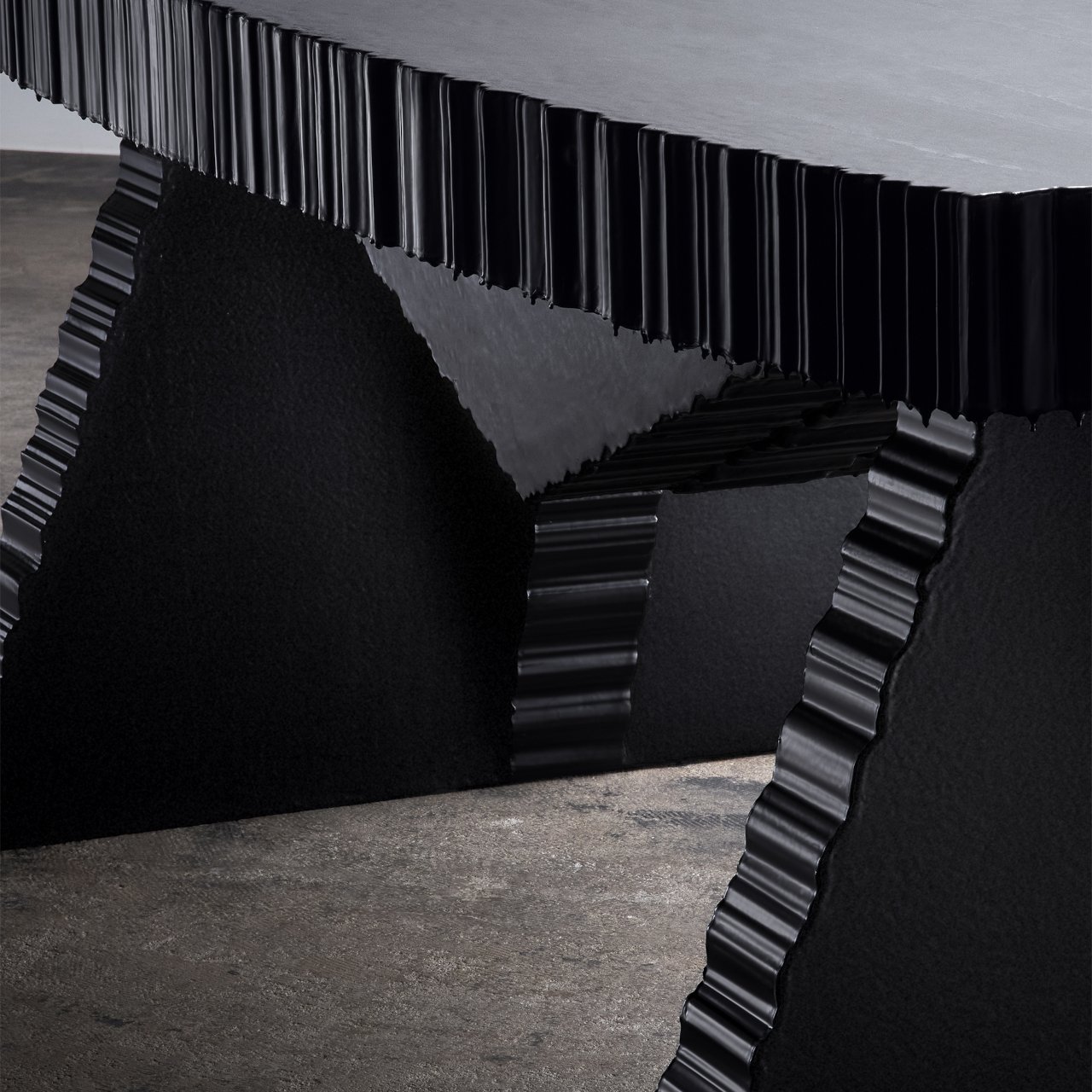 1752501657 692 Decouvrez Comment la Table VNTA de Yuta Takahashi Transforme le - plare.