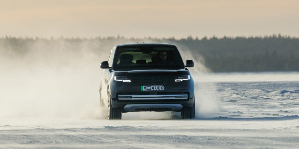 Le premier Range Rover entièrement électrique affiche un design impressionnant, mais réserve quelques surprises inattendues. - plare. Range-Rover-first-EV