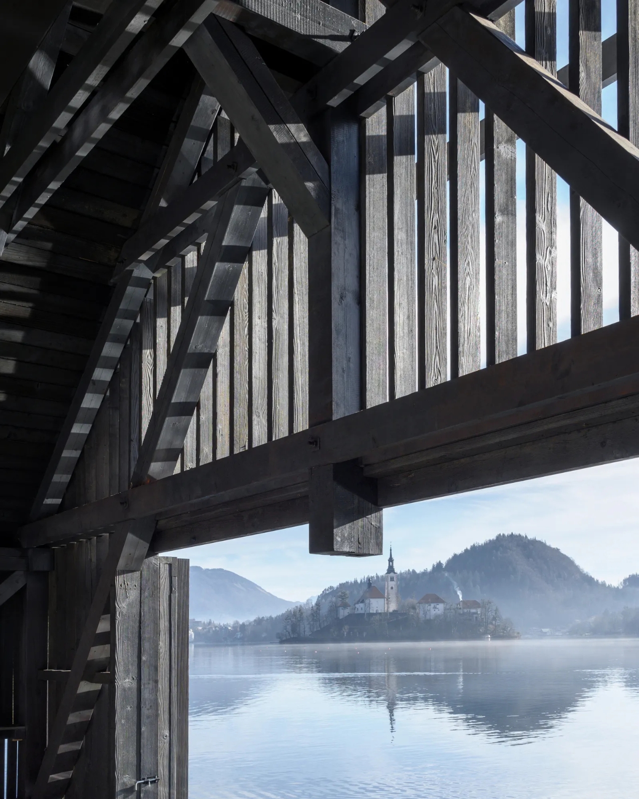 1752679732 908 Decouvrez comment un charmant cabanon traditionnel au bord du lac - plare.