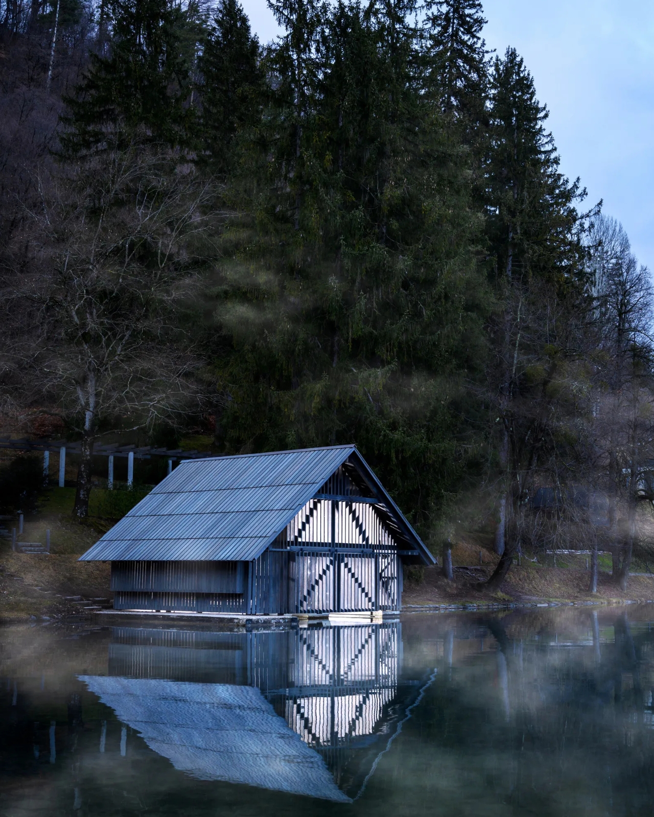 1752679734 679 Decouvrez comment un charmant cabanon traditionnel au bord du lac - plare.
