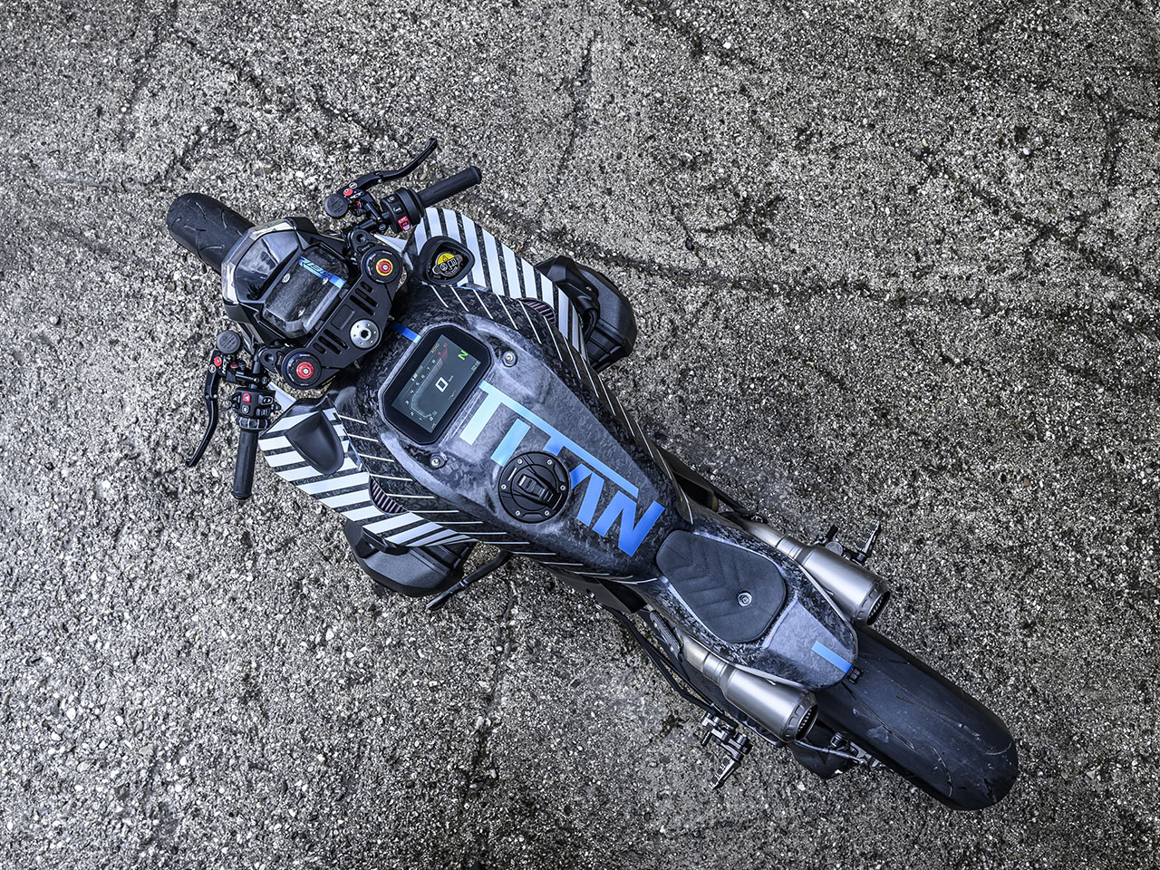 1752714094 341 Decouvrez la R 1300 R de BMW Motorrad Une - plare.