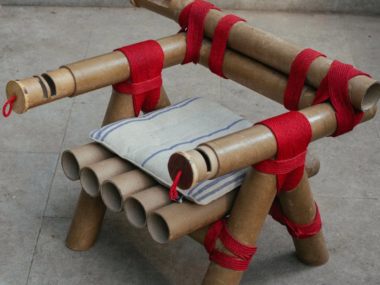 1752774432 369 Decouvrez la Chaise Eco Responsable Open Source Upcyclee et Elegamment Fonctionnelle pour - plare.