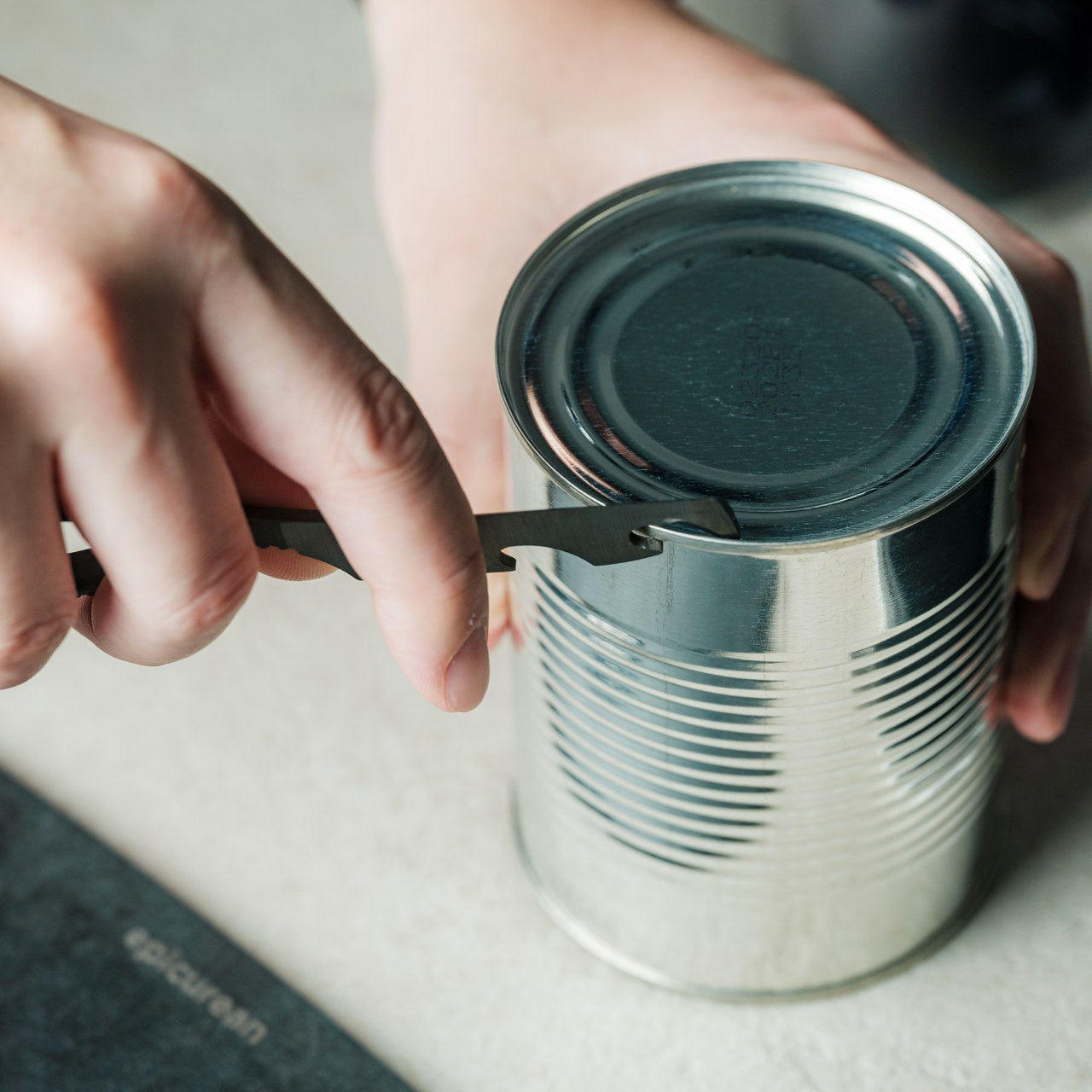 1753013738 737 Les 10 Gadgets Indispensables pour un Bug Out Bag Parfait - plare.