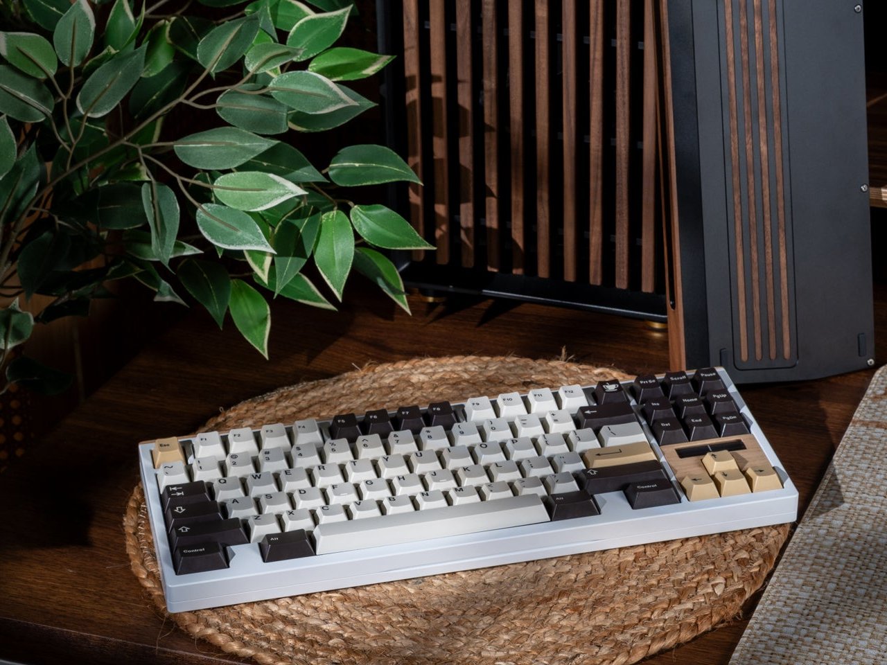 1753105345 520 Reveillez Votre Bureau Le Clavier Mecanique TKL Soleil Allie - plare.