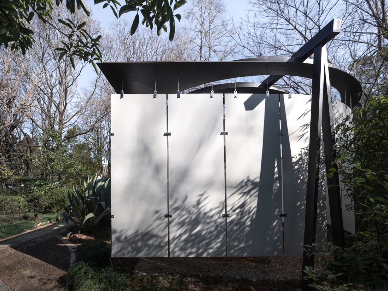 1753107689 874 Decouvrez le Round Pavilion Le Refuge Secret de Suzhou - plare.
