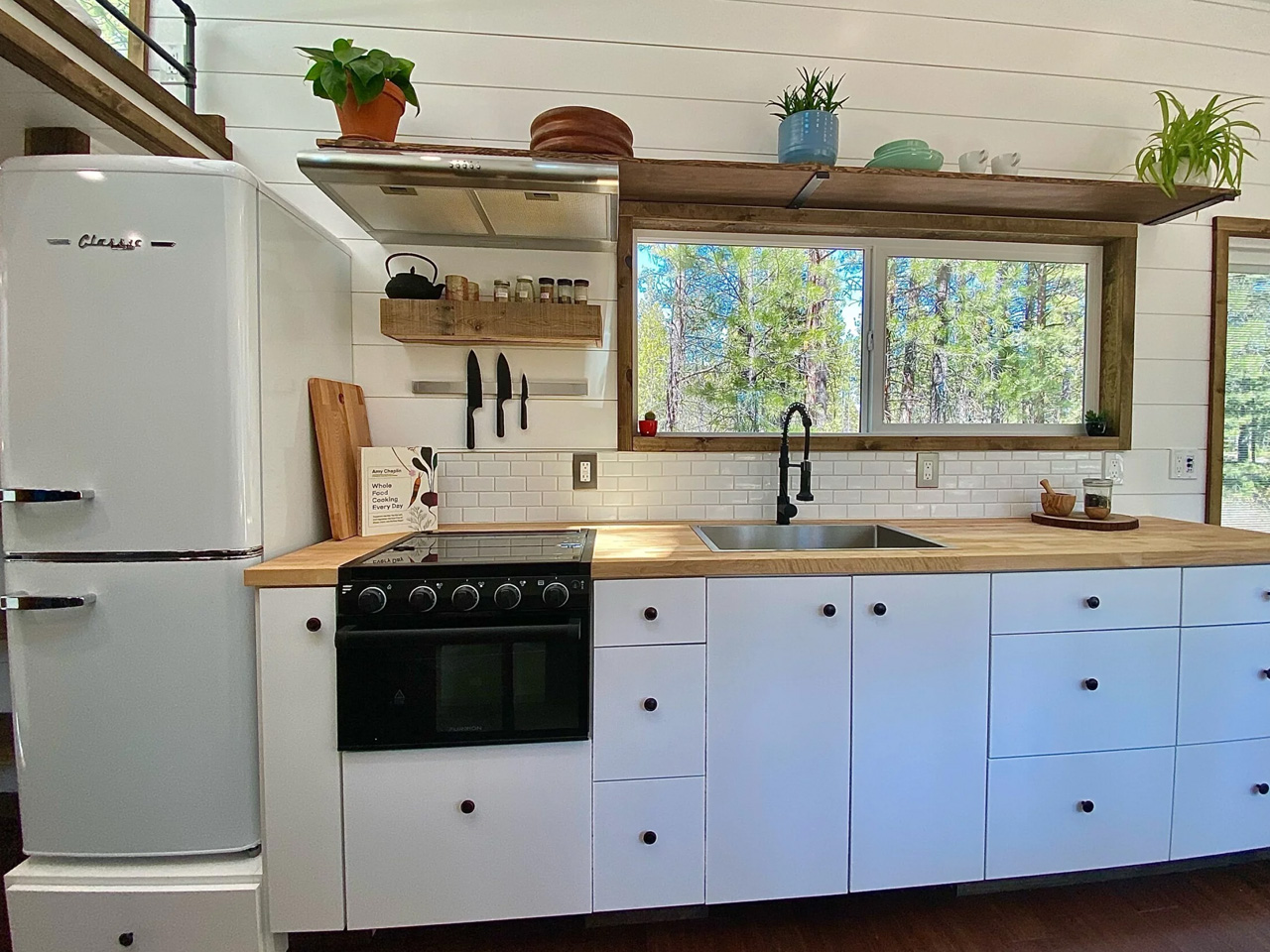 1753141164 13 Decouvrez le Confort Abordable et le Design Moderne dune Tiny - plare.