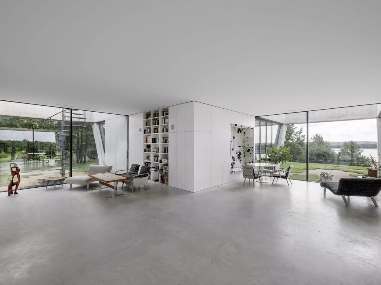 1753288558 900 Decouvrez cette Maison Circulaire Innovante avec Quatre Jardins Sunkens - plare.