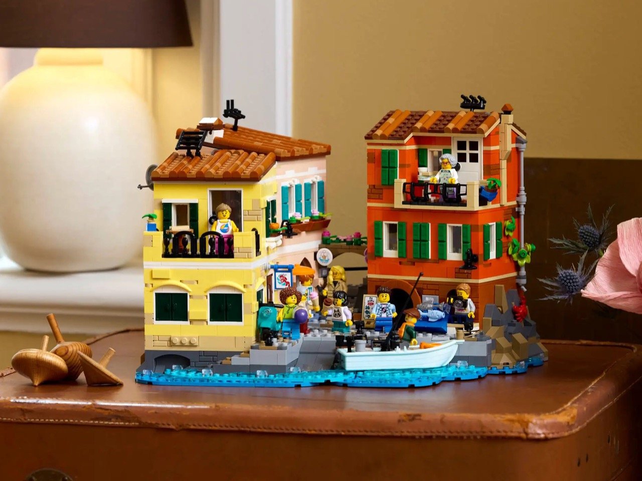 1753300482 934 Decouvrez le Set LEGO de la Cote dAzur 3251 - plare.
