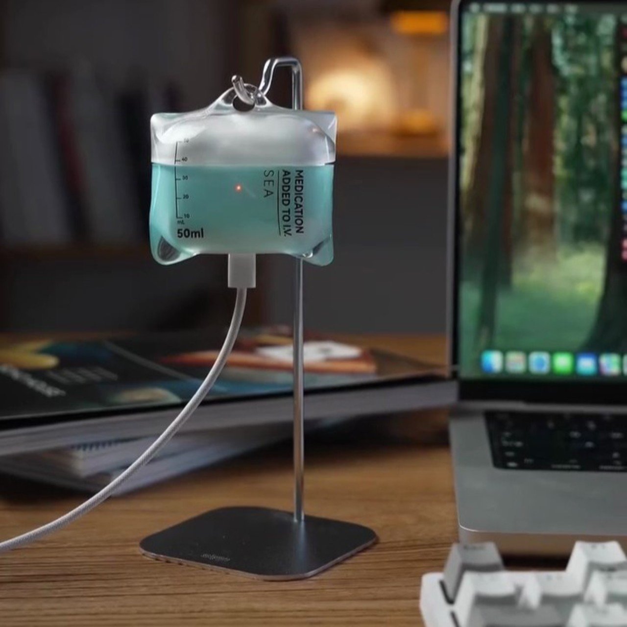 1753903889 57 Decouvrez cette coque AirPods au design IV Saline Injectez - plare.