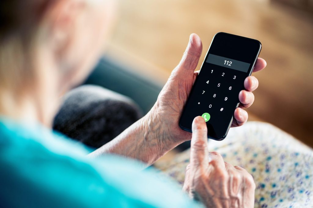 Comment bien choisir un telephone portable 4G pour senior - plare.