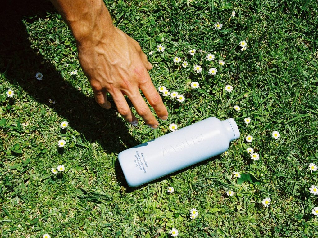 Découvrez Comment les Bouteilles Réutilisables 100% Végétales Révolutionnent la Durabilité !