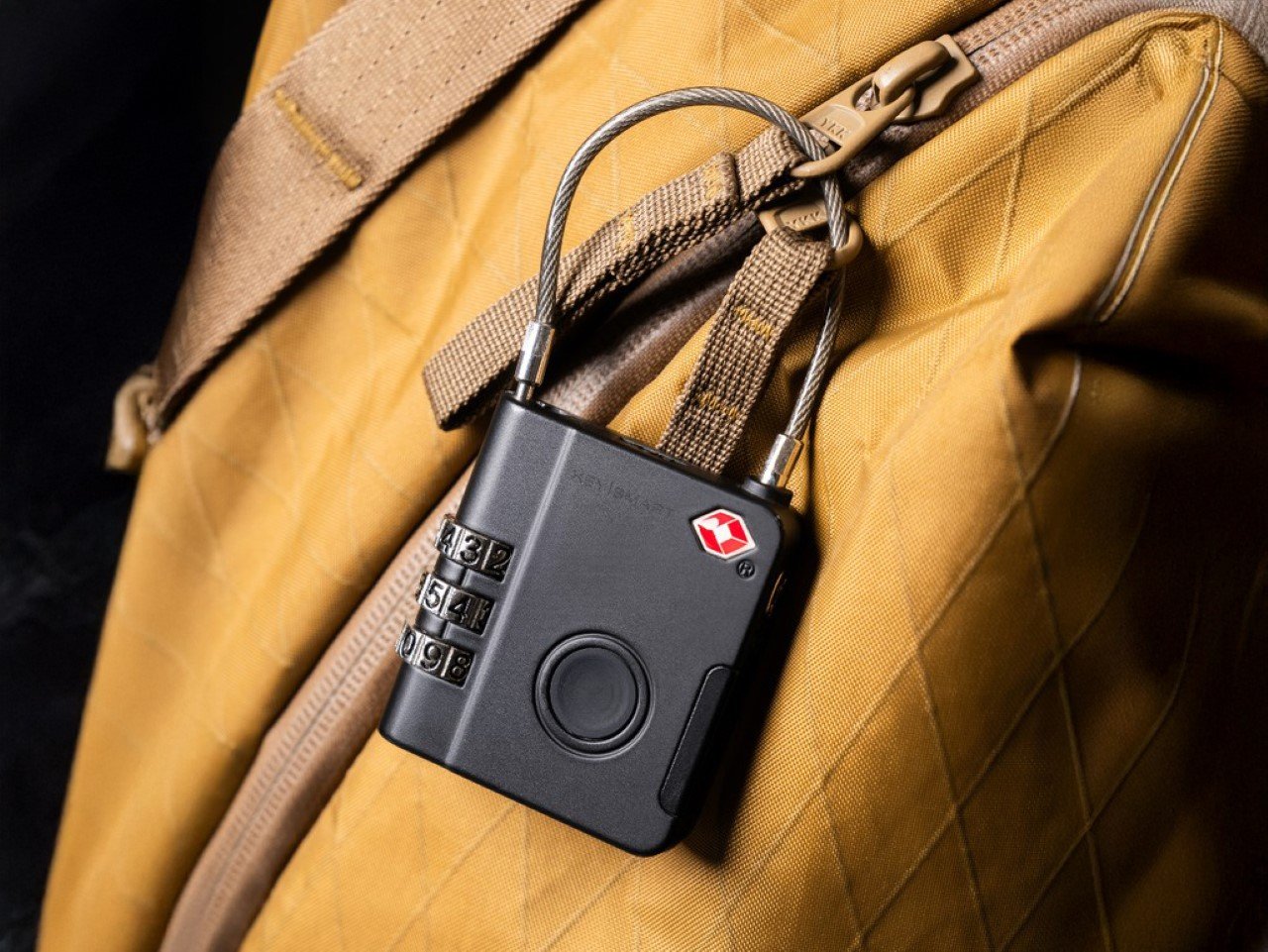 Decouvrez ce cadenas a bagages biometrique a 29 avec - plare.