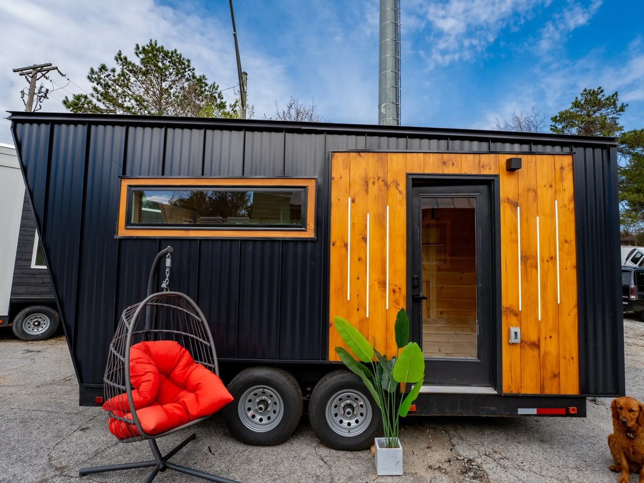 Decouvrez cette Tiny House Sauna Mobile Minimaliste Le Refuge - plare.