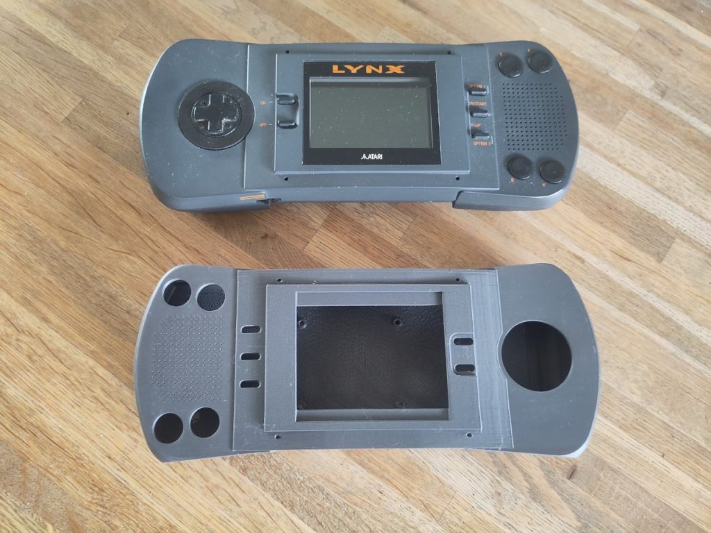 Découvrez comment l’impression 3D redonne vie au design emblématique de l’Atari Lynx pour les consoles portables modernes !