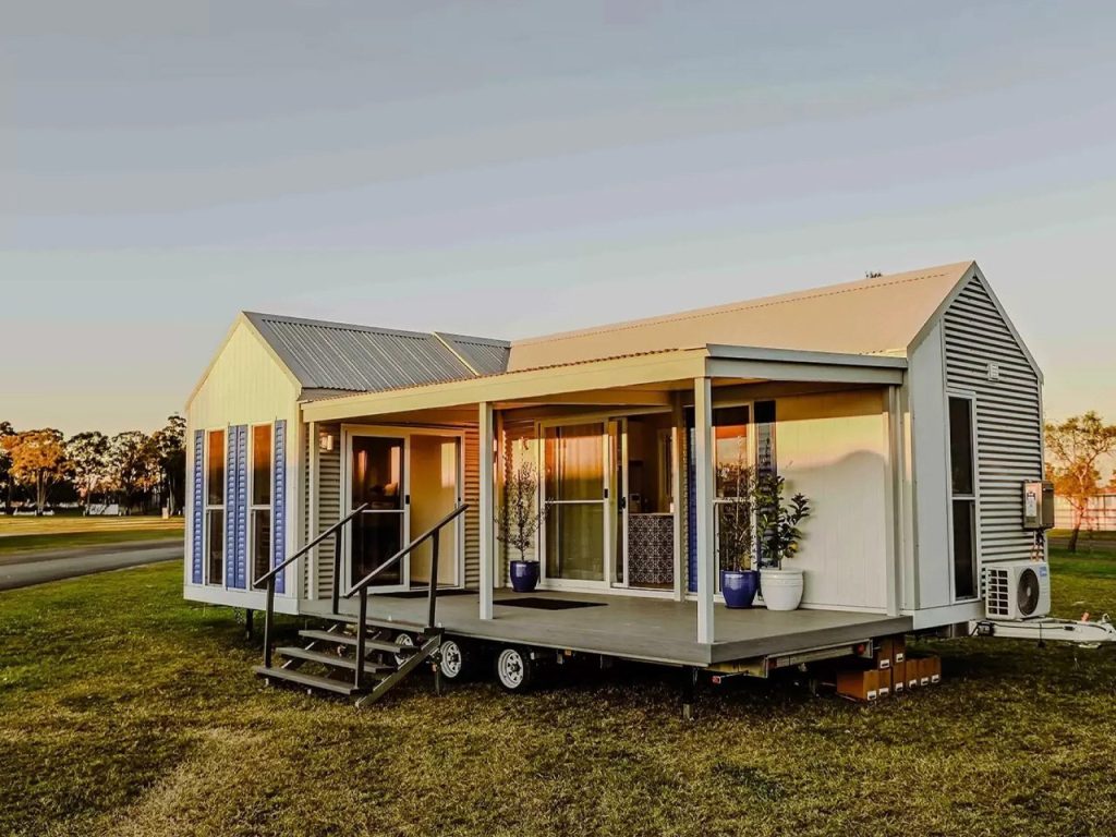 Découvrez la Tiny Home de Luxe à Deux Remorques : L’Essentiel de l’Espace et du Confort dans le Nouveau Trend du Petit Habitat !