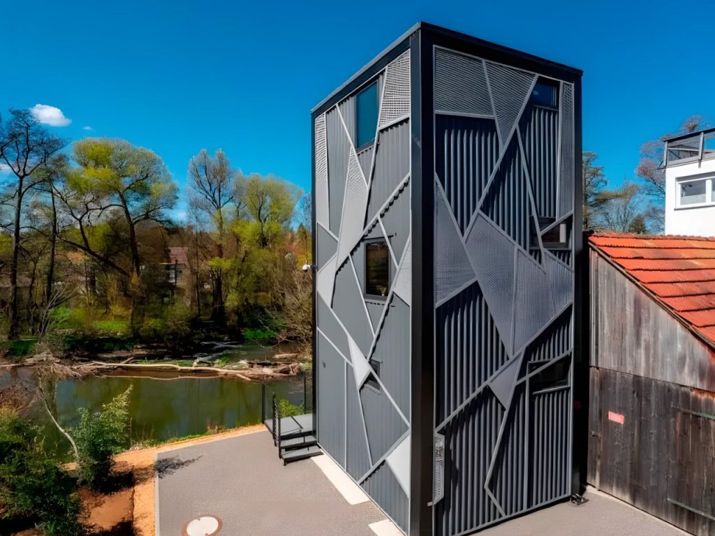 Découvrez le DQ Tower : La Révolution des Tiny Homes en Mode Skyscraper !