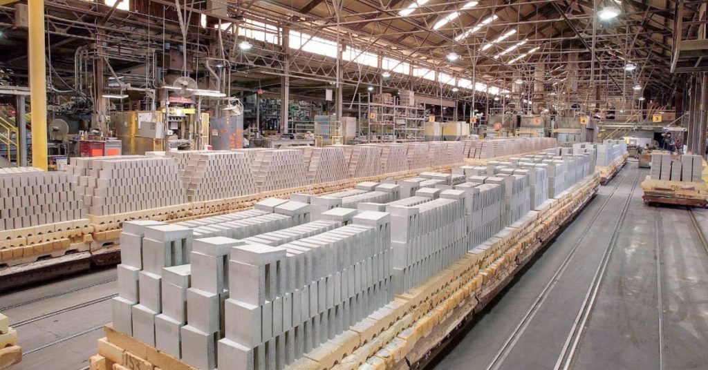 Des briques électriques de MIT qui stockent une chaleur plus intense que la lave
